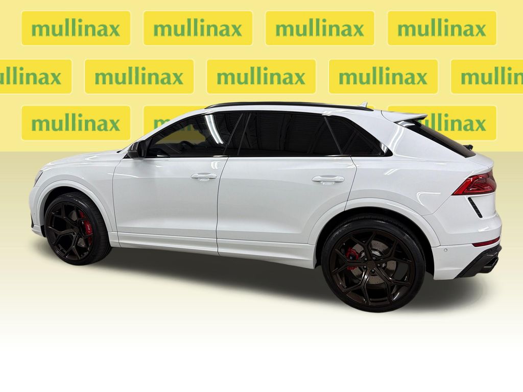 Used 2023  Audi 4.0T image 10