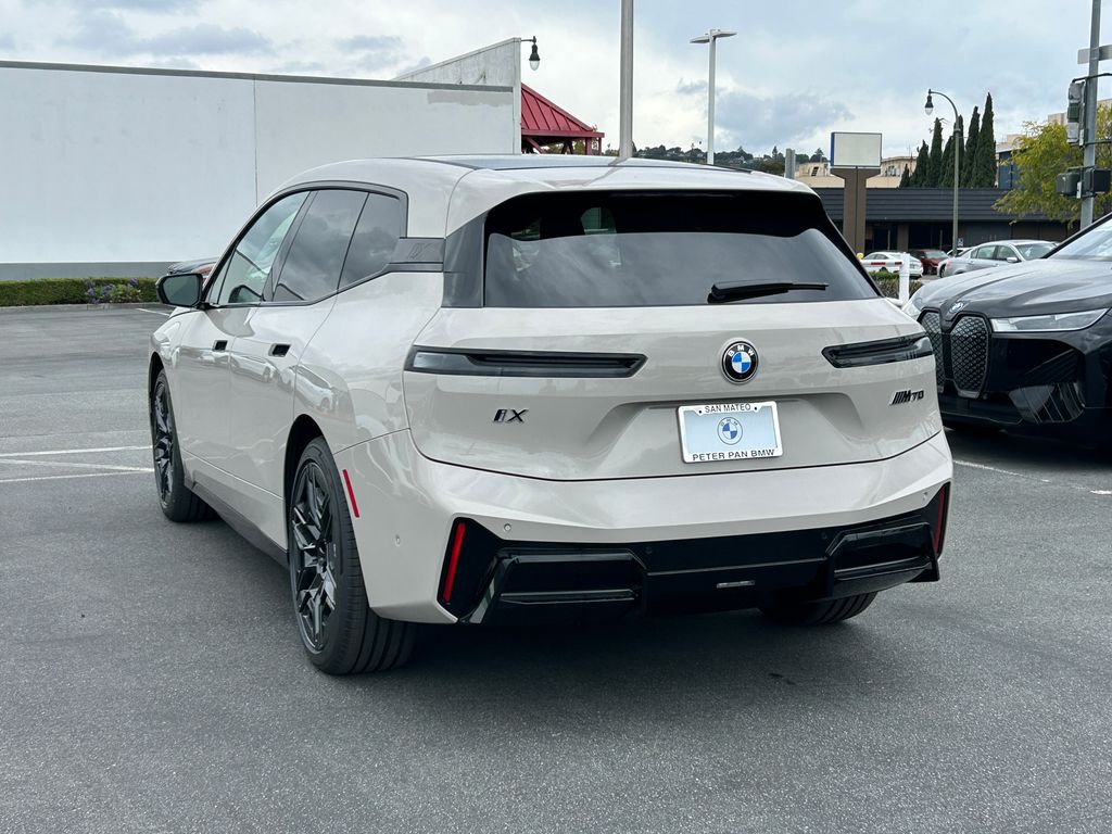 Thumbnail: 2026 BMW iX - 3