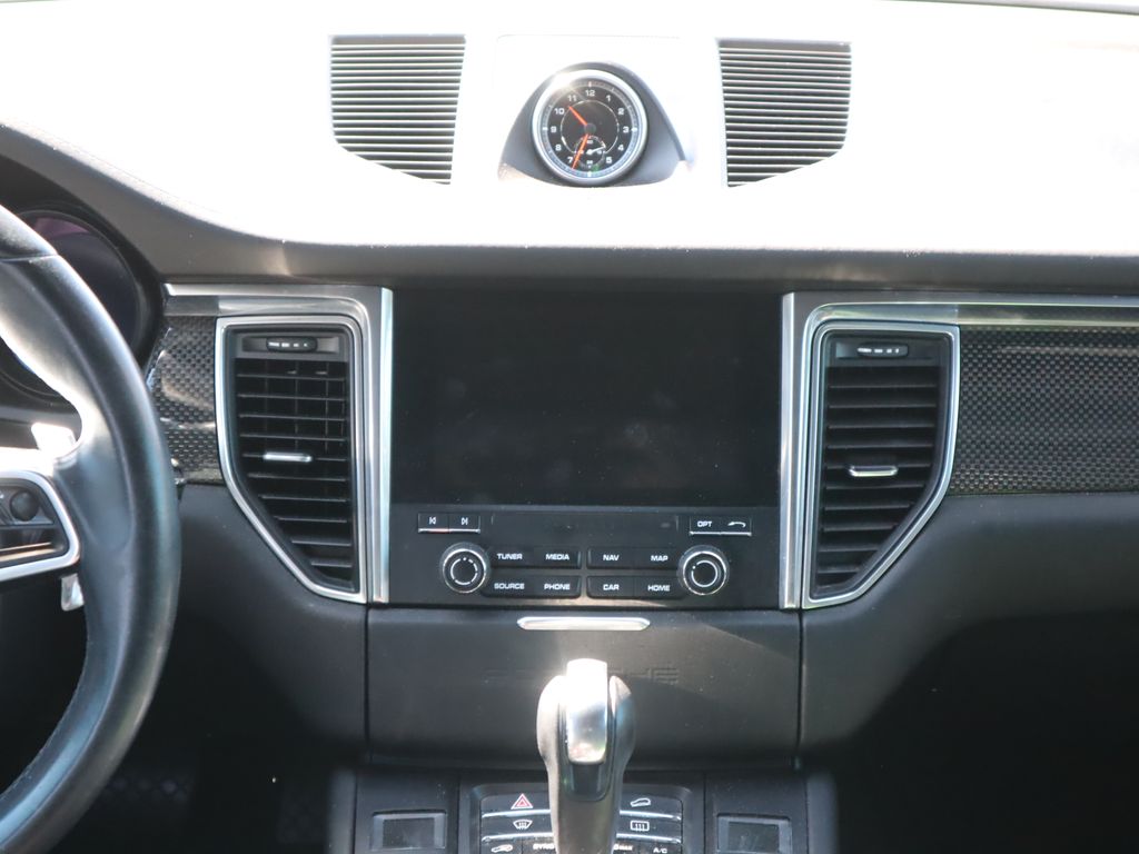 Thumbnail: 2018 Porsche Macan - 8