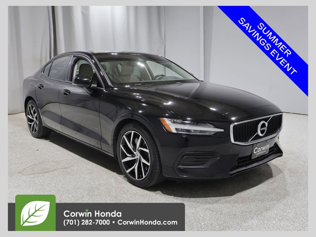 2020 Volvo S60 T6 Momentum AWD