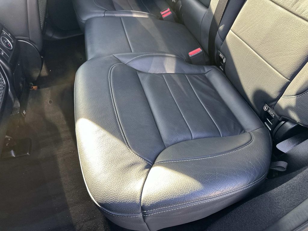 Thumbnail: 2018 Mercedes-Benz GLE - 30