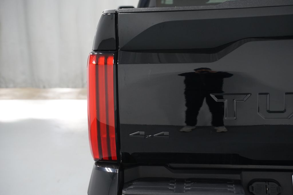 Thumbnail: 2024 Toyota Tundra - 10