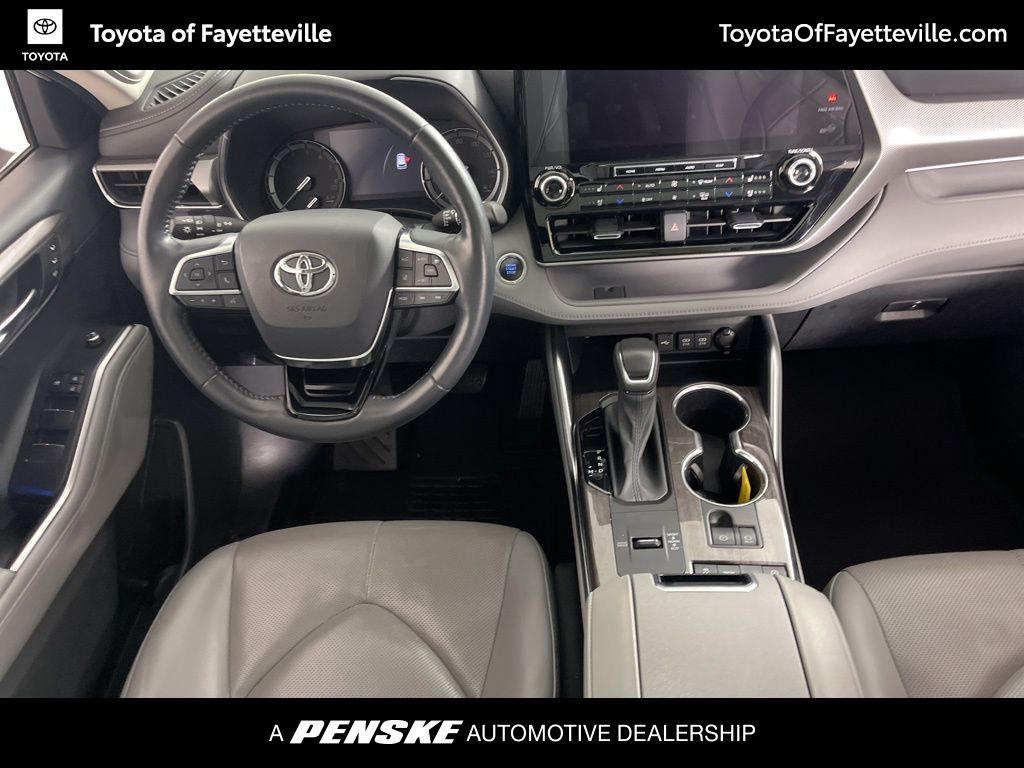 Thumbnail: 2021 Toyota Highlander - 5