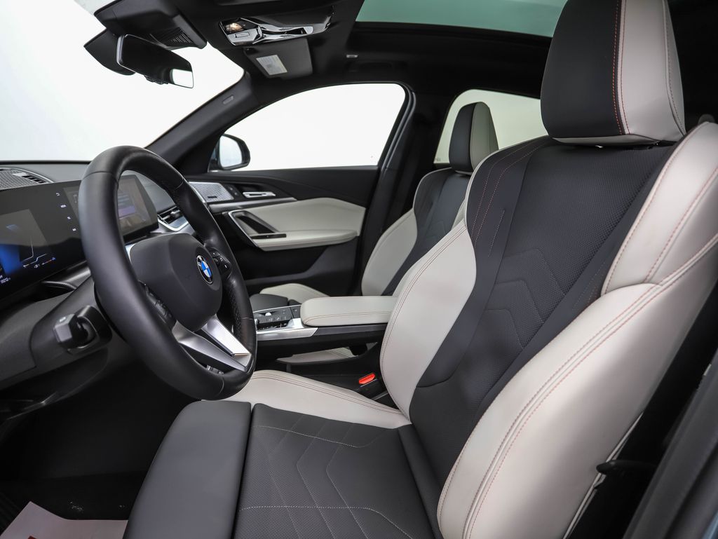 Thumbnail: 2025 BMW X2 - 11