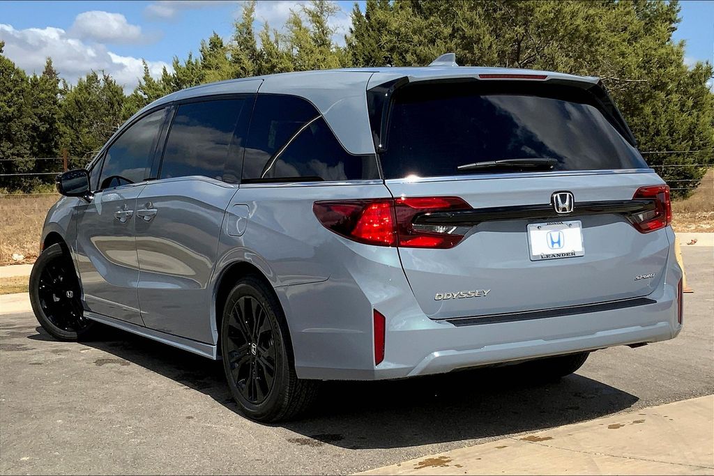 2025 Honda Odyssey Sport 3