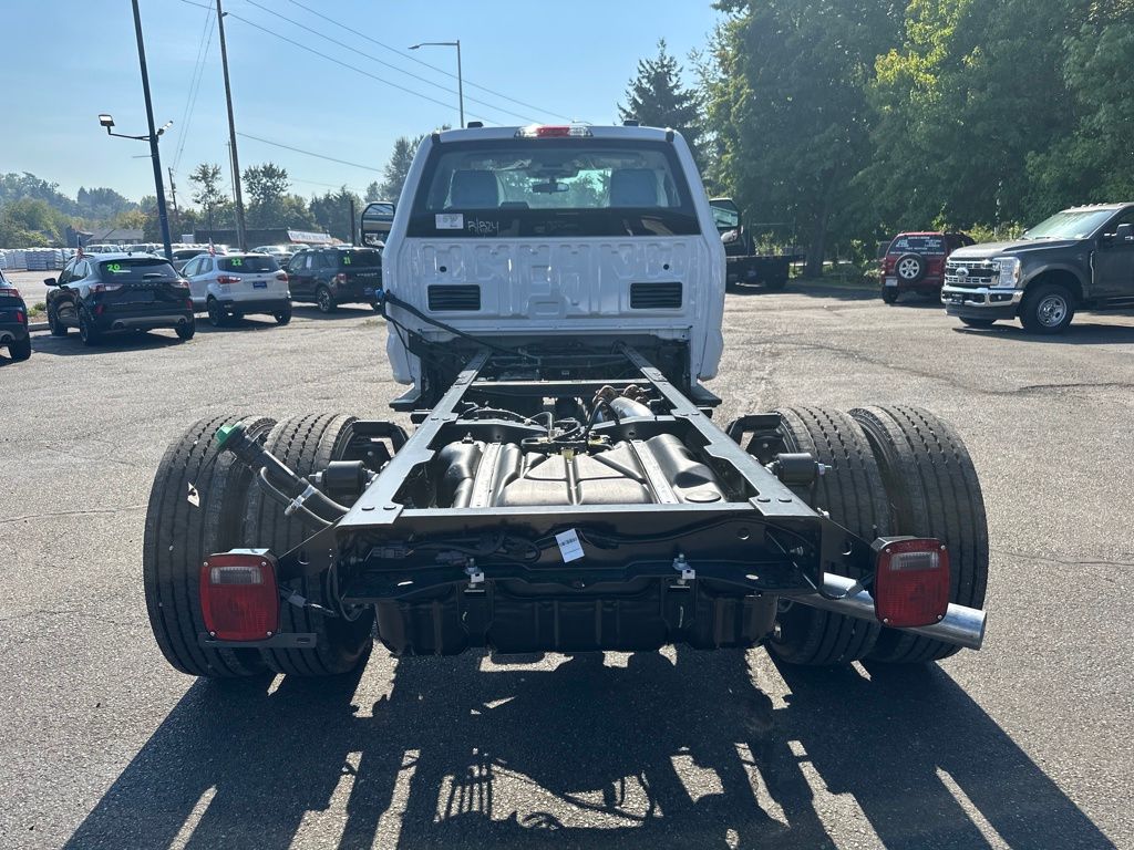 New 2025 Ford Super Duty F-600 Chassis Regular Cab (DRW) 169" Wheelbase XL