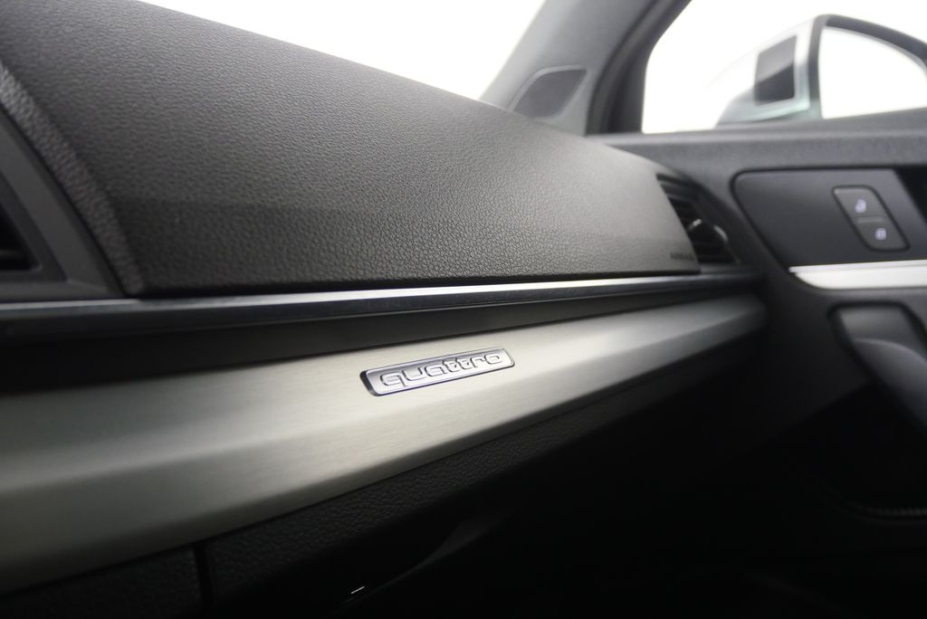 Thumbnail: 2018 Audi SQ5 - 26