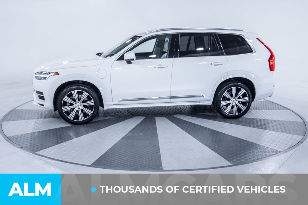 Used 2021 White Volvo T8 Inscription 6 Passenger image 4