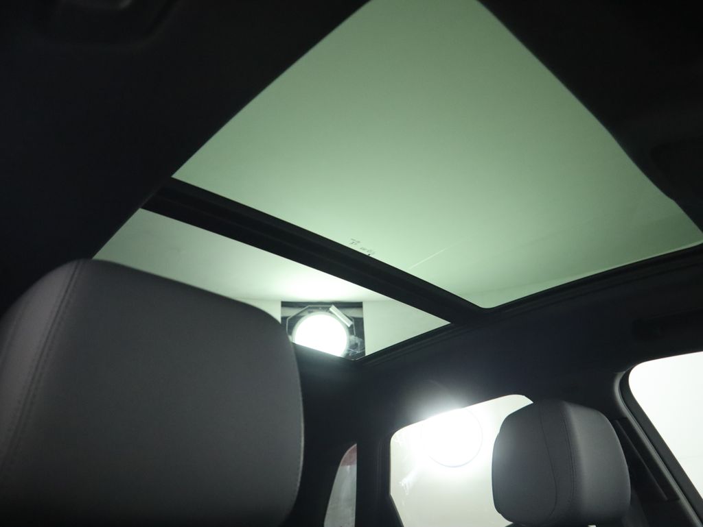 Thumbnail: 2025 Audi Q3 - 19