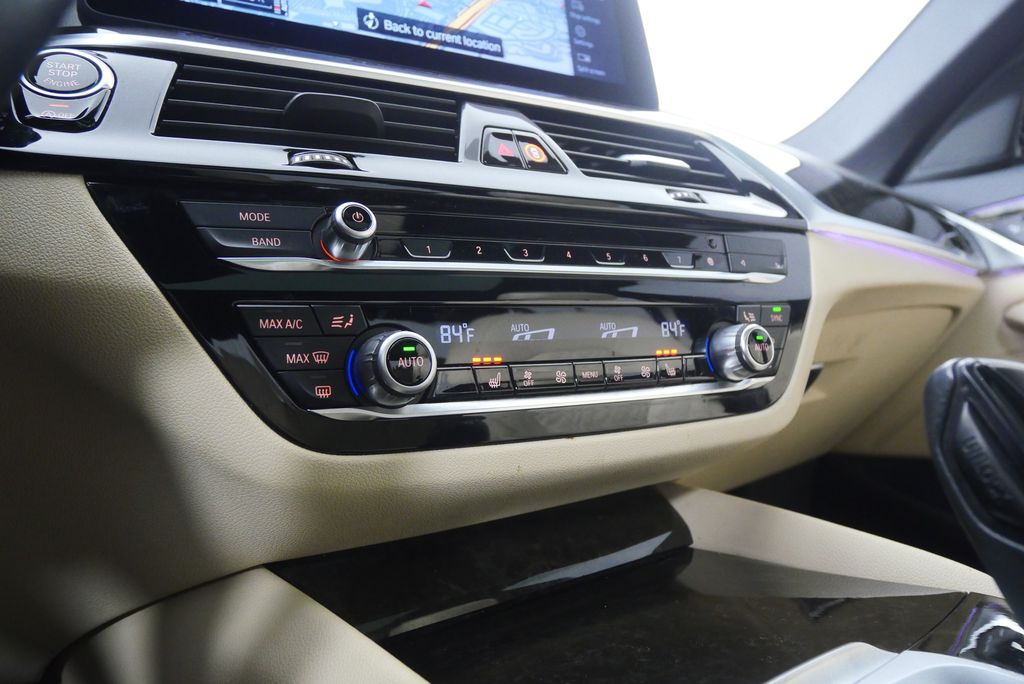 Thumbnail: 2023 BMW 5 Series - 24