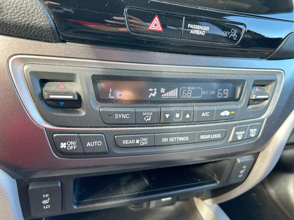 Thumbnail: 2018 Honda Pilot - 25
