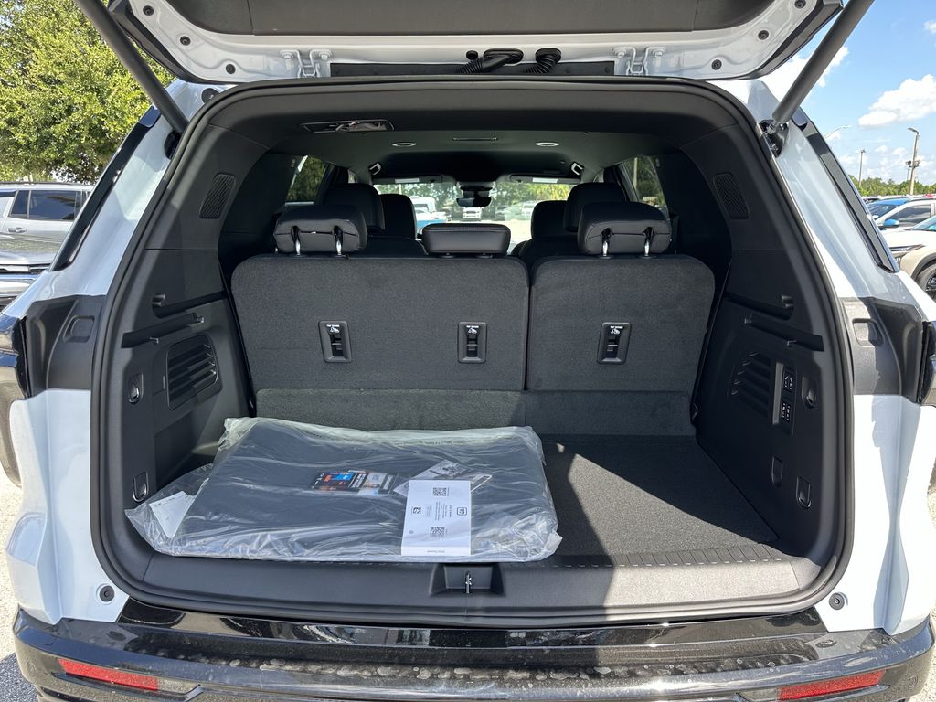new 2026 Chevrolet Traverse car, priced at $53,495