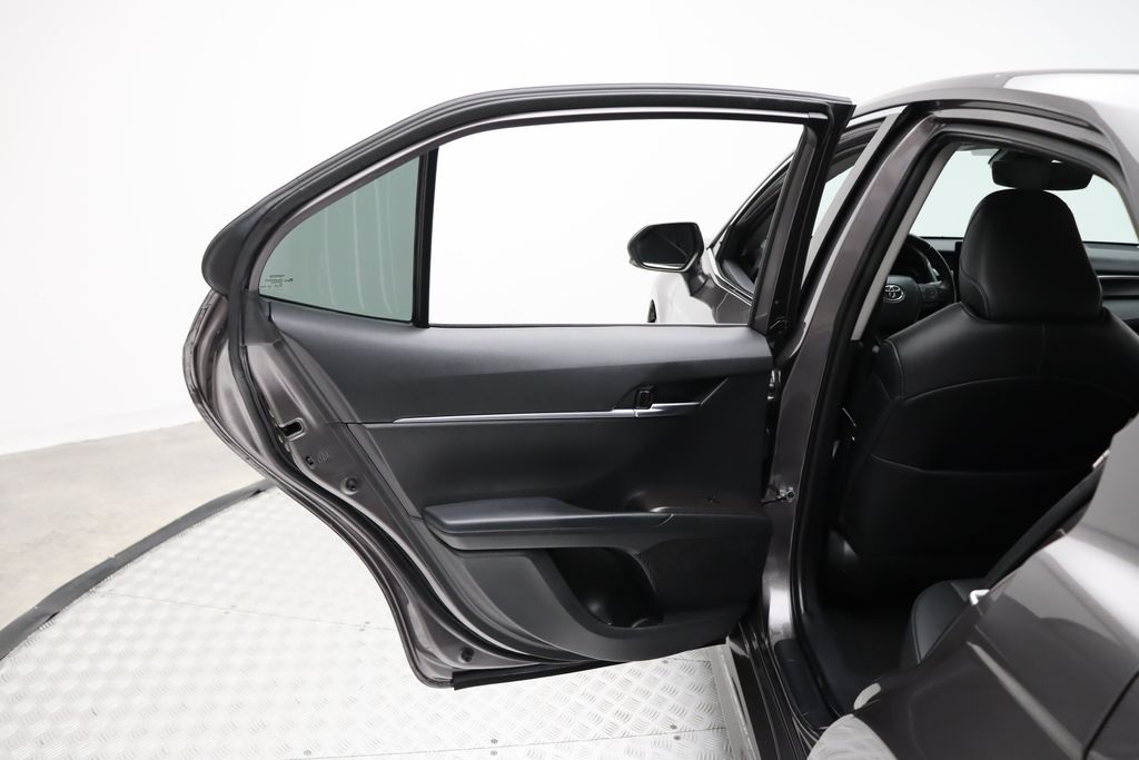 2022 Toyota Camry SE 21