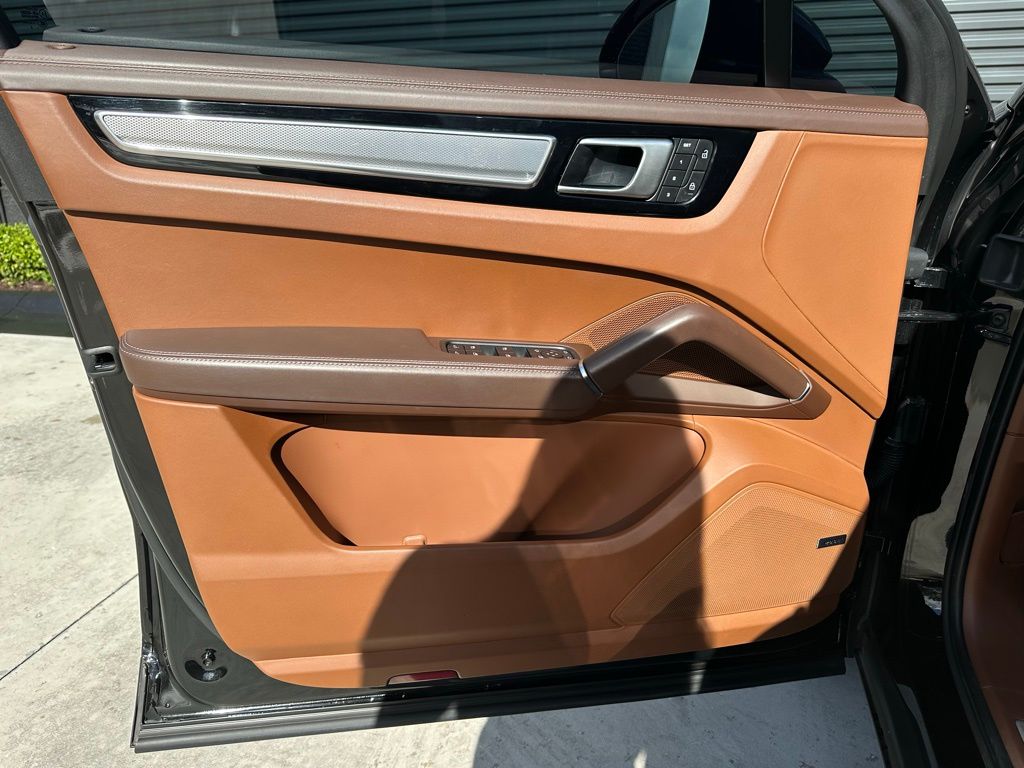 Thumbnail: 2023 Porsche  - 18