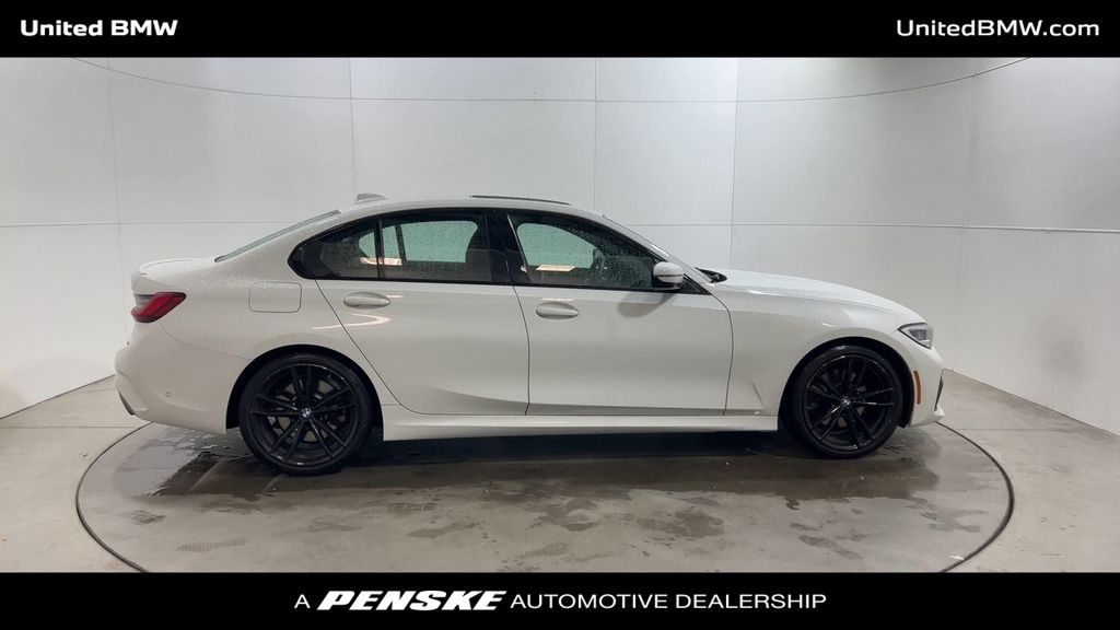 2022 BMW 3 Series 330i 9