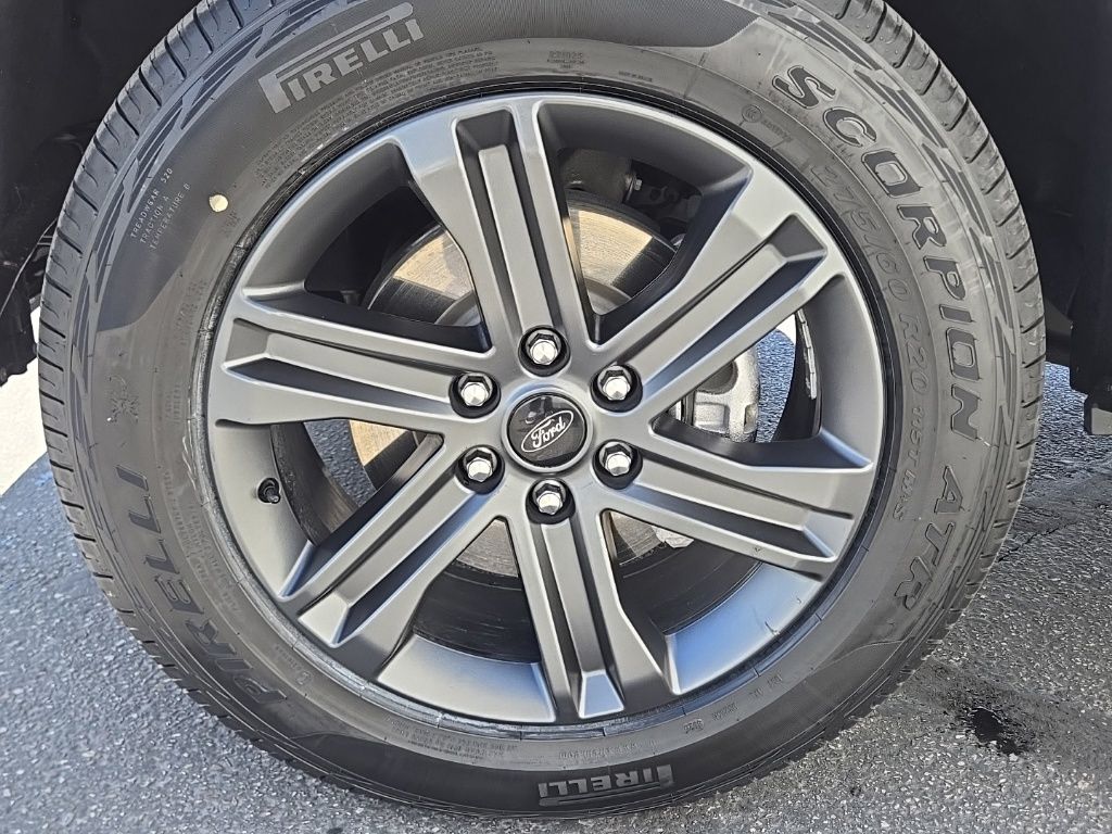 Used 2023 Gray Ford XLT image 20