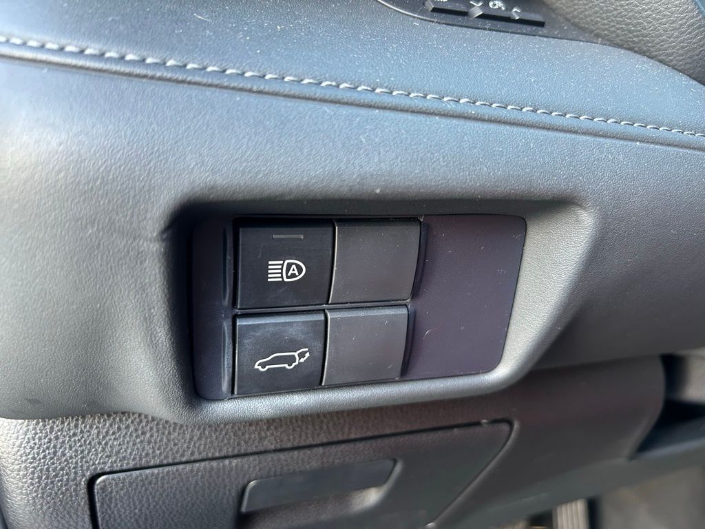 Thumbnail: 2021 Toyota Highlander - 18