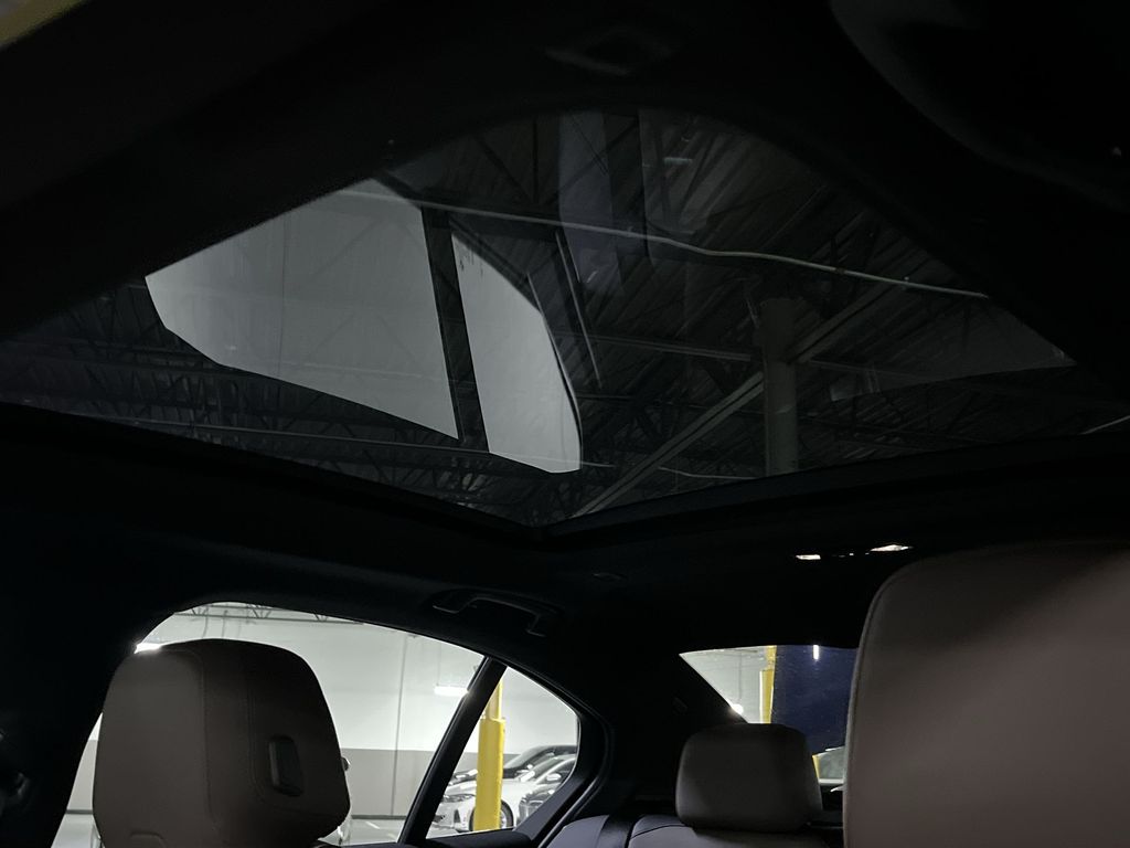 Thumbnail: 2026 BMW 5 Series - 22