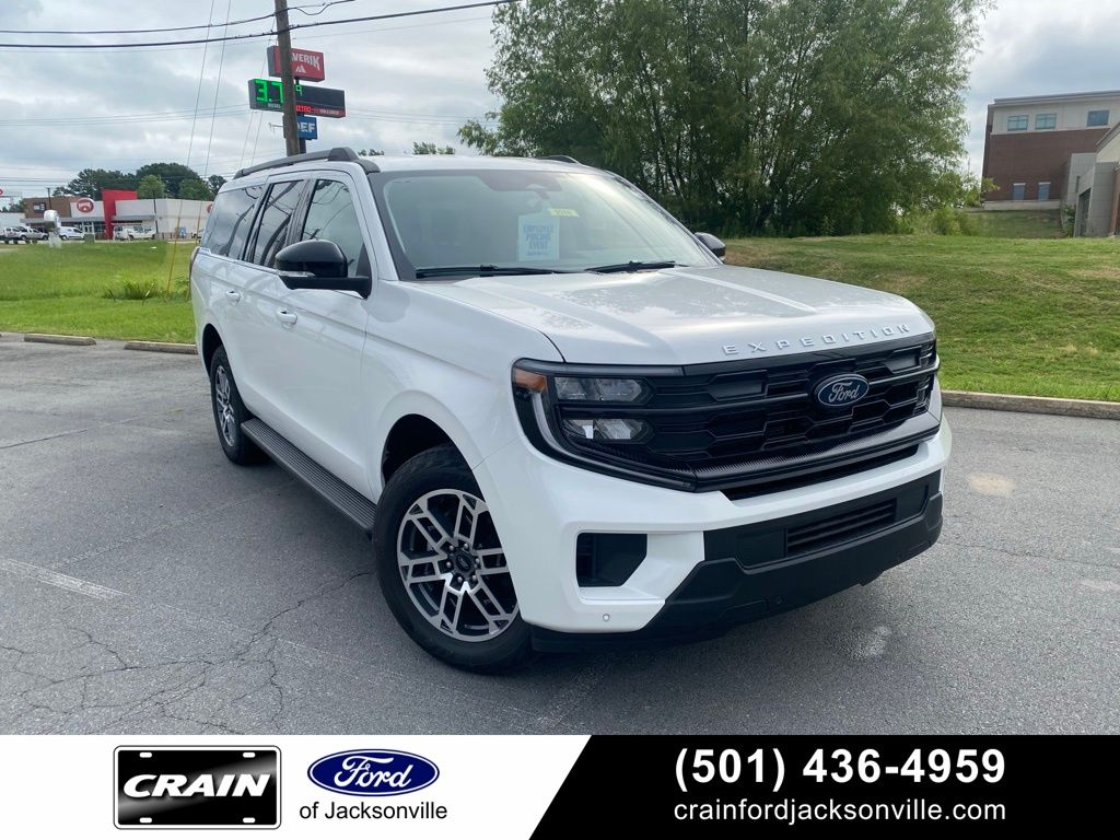 White Metallic 2026 Ford Expedition SUV / Crossover Four-Wheel Drive Automatic
