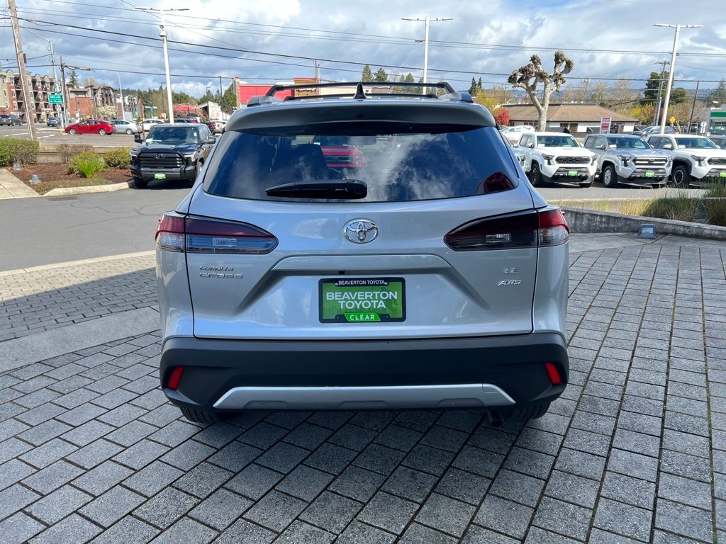 View vehicle photo 4