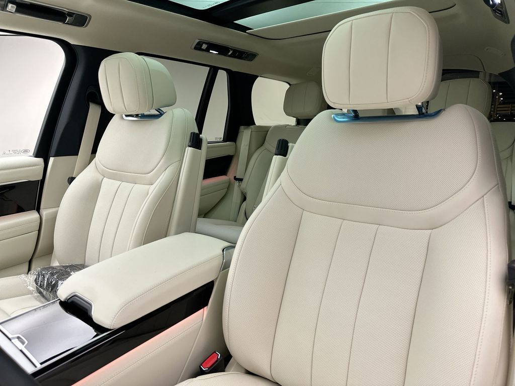 Thumbnail: 2026 Land Rover Range Rover - 22