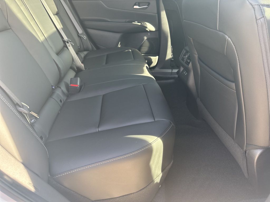 2025 Everest White Pearl Tricoat Nissan Murano SL AWD SUV