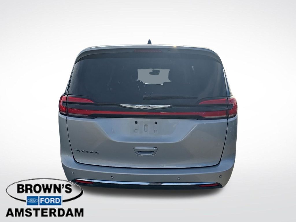2024 Chrysler Pacifica Touring L - 7