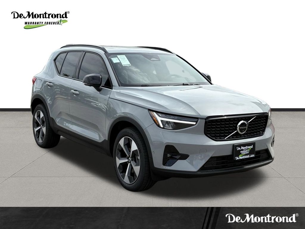 New 2026 Vapour Gray Volvo B5 AWD Plus image 3