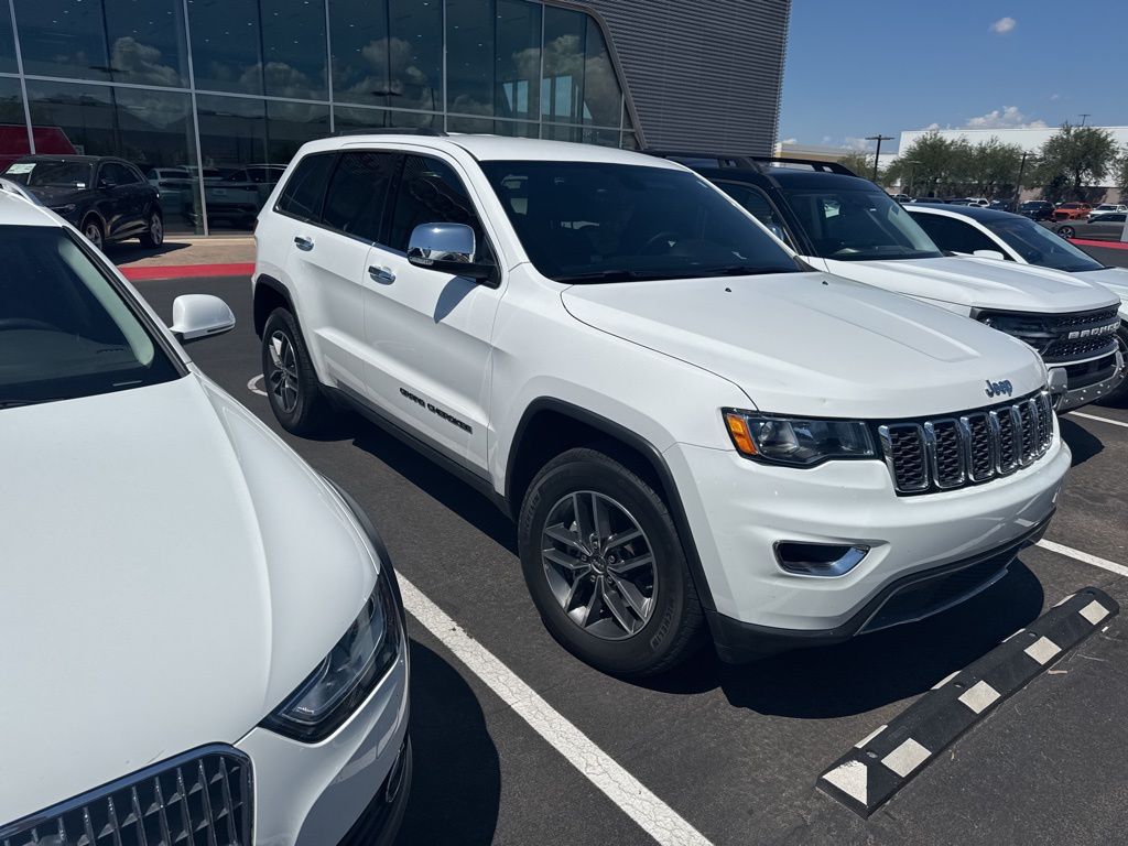 Thumbnail: 2018 Jeep Grand Cherokee - 3