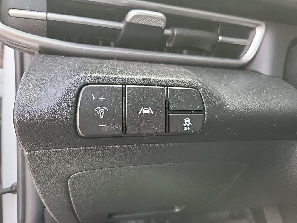 2023 Hyundai Elantra SEL 18