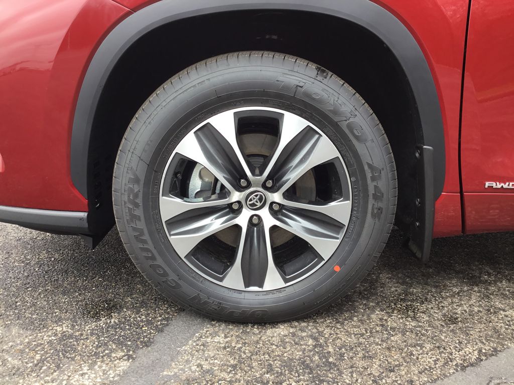 Thumbnail: 2026 Toyota Highlander - 9