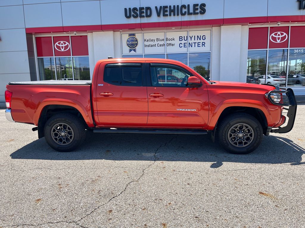 2017 Toyota Tacoma SR5 photo