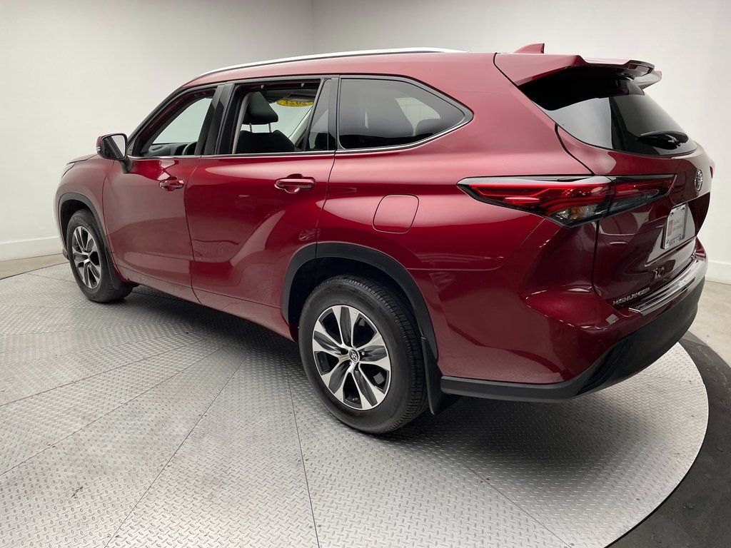 Thumbnail: 2021 Toyota Highlander - 7