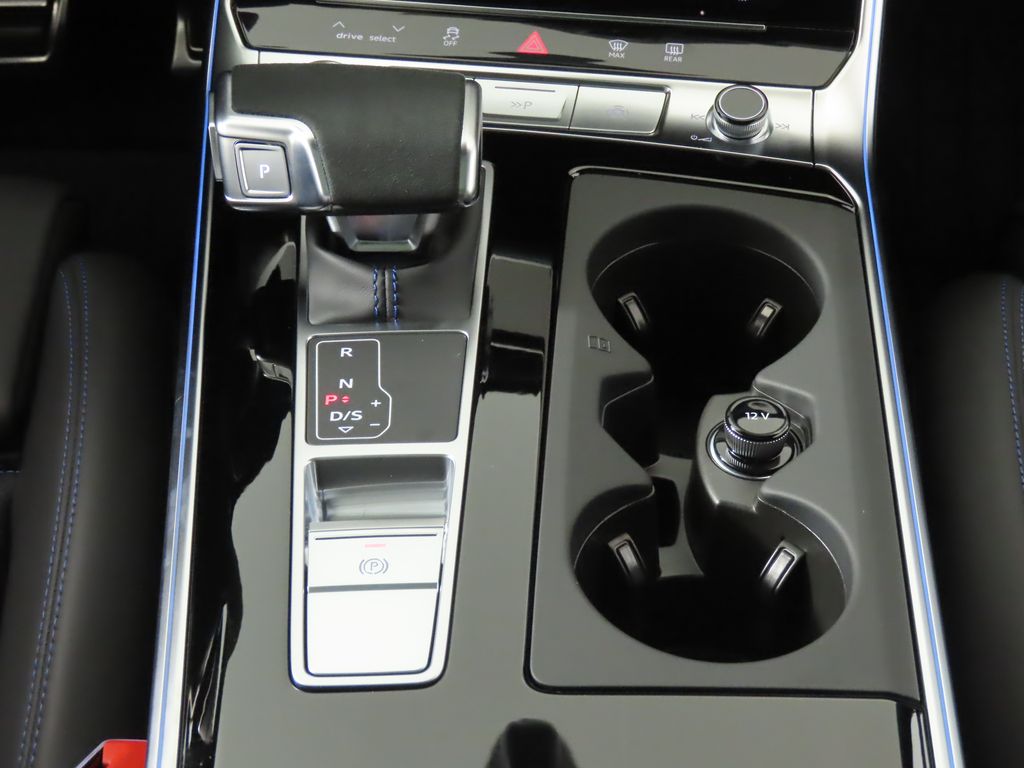 Thumbnail: 2025 Audi RS 6 - 20