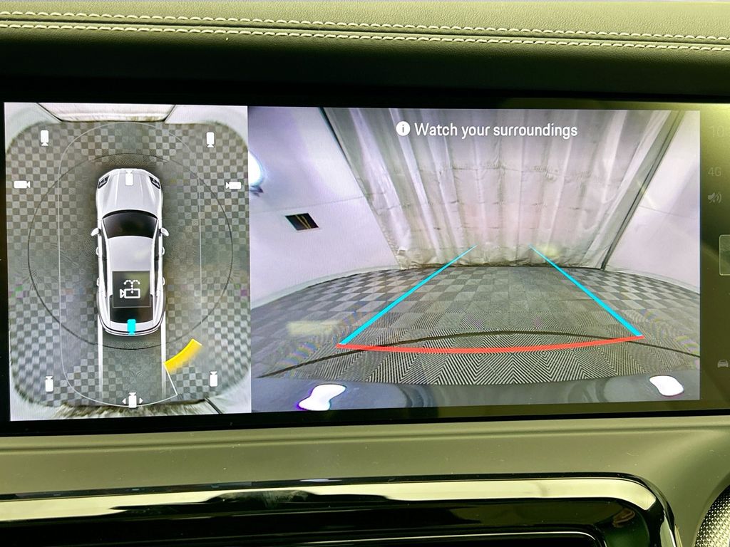 Thumbnail: 2026 Porsche Panamera - 18