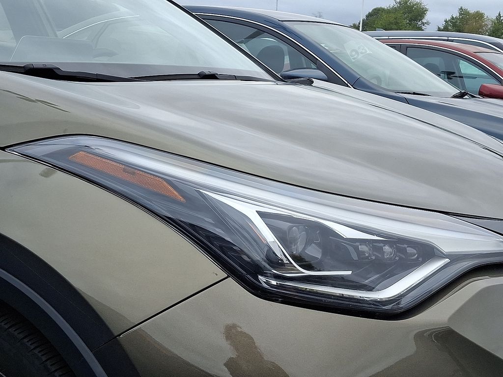 Thumbnail: 2021 Toyota C-HR - 3