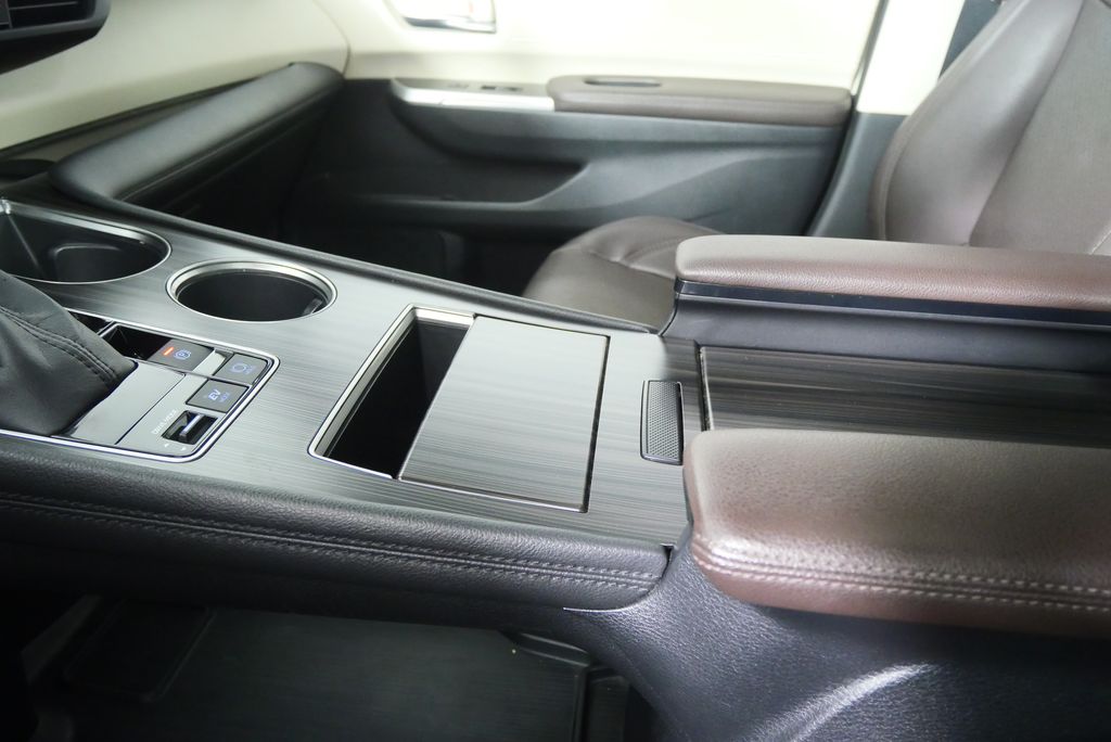 Thumbnail: 2022 Toyota Sienna - 28