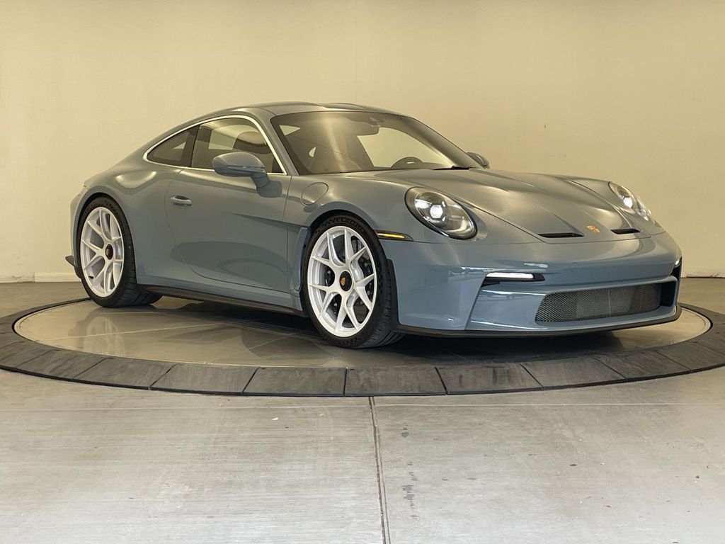 2024 Porsche 911 S/T - 8