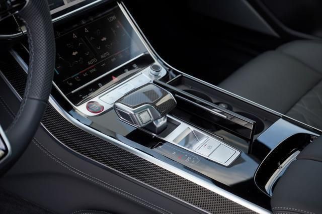 Thumbnail: 2025 Audi S8 - 10