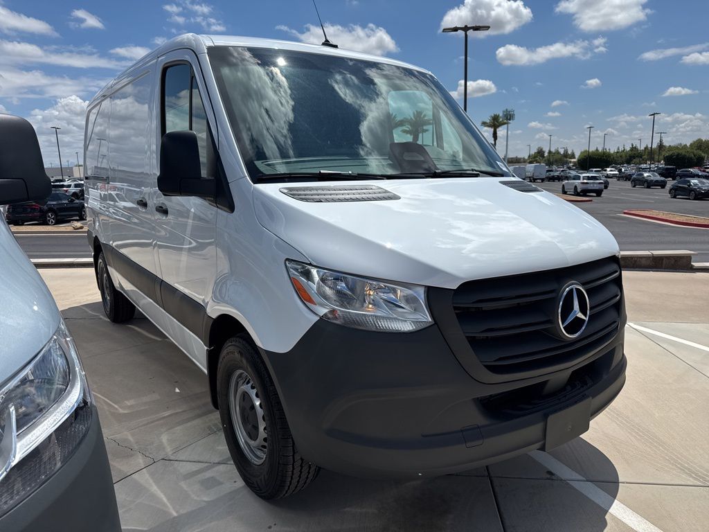 Thumbnail: 2025 Mercedes-Benz Sprinter - 3