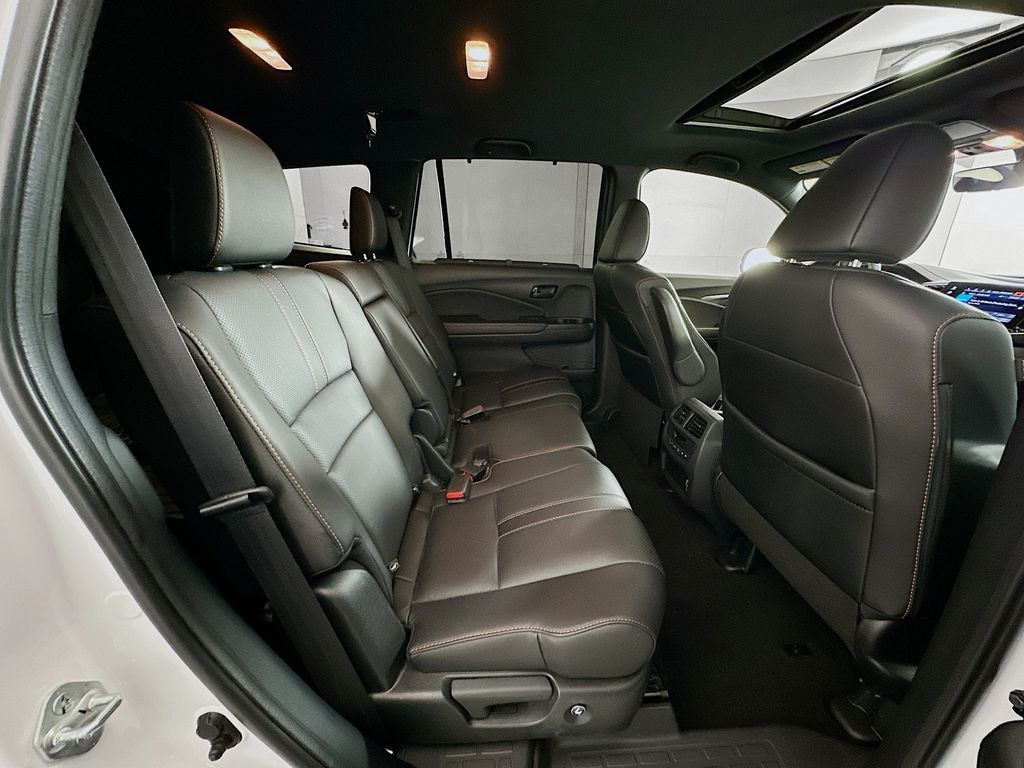 Thumbnail: 2022 Honda Pilot - 27