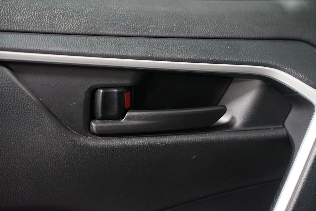 Thumbnail: 2025 Toyota RAV4 - 30