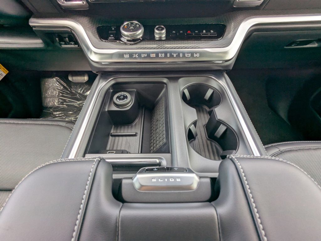 2025 Ford Expedition Platinum MAX