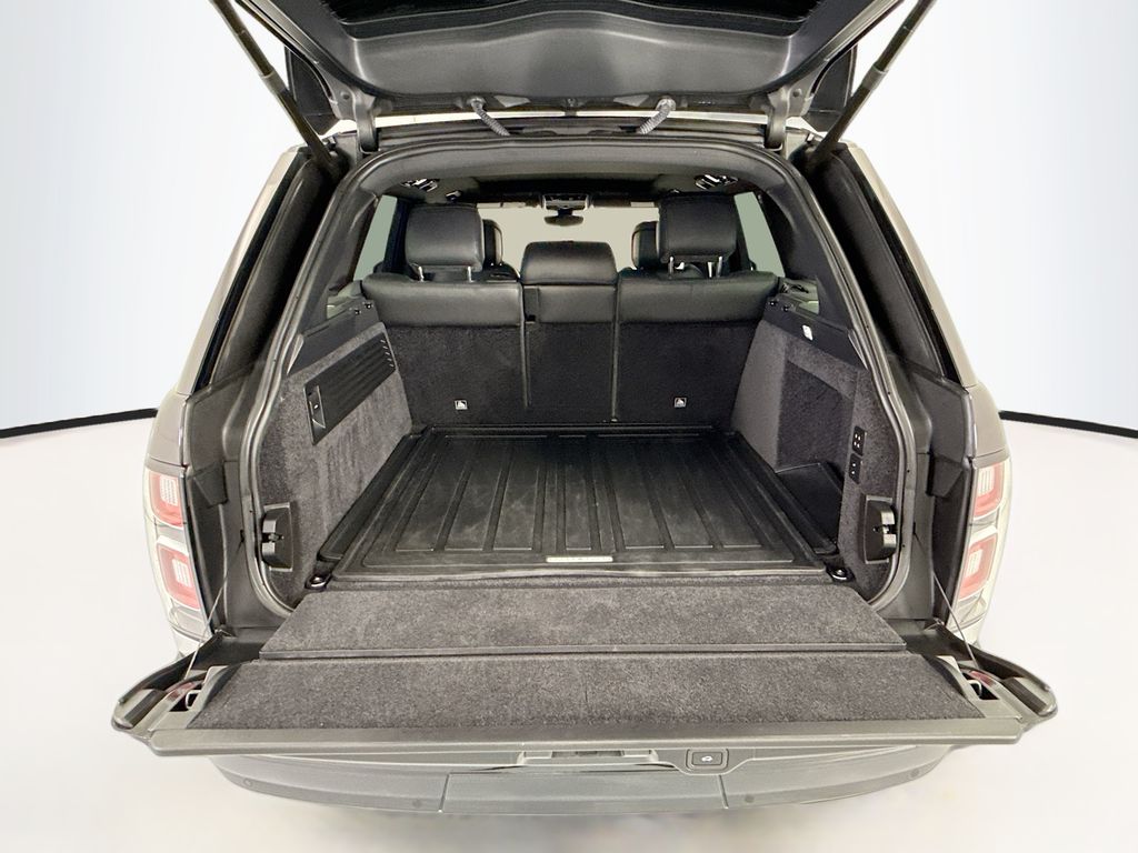 Thumbnail: 2022 Land Rover Range Rover - 27