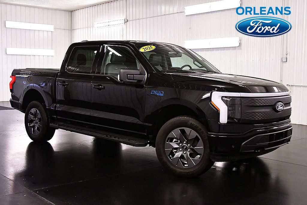 Agate Black Metallic 2025 Ford F-150 Lightning Flash SuperCrew AWD Pickup Truck All-Wheel Drive Automatic