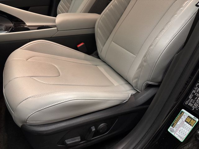 New 2025 Hyundai Elantra For Sale in Bedford, OH