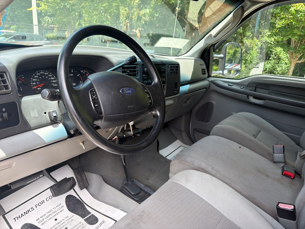 Used 2004  Ford XL image 6