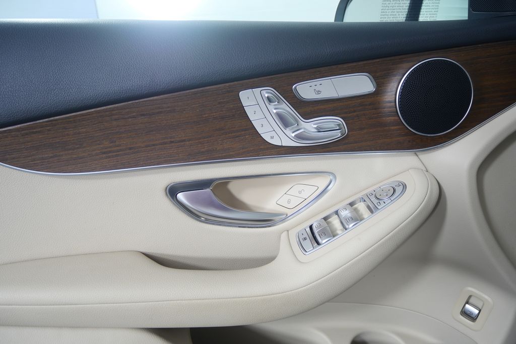 Thumbnail: 2021 Mercedes-Benz GLC - 8