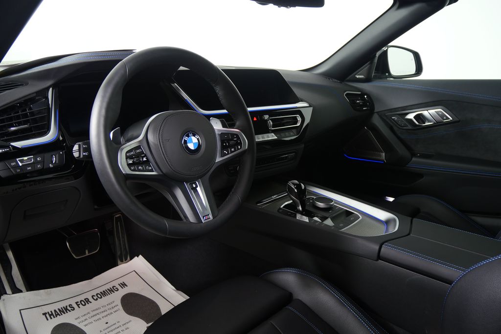 2025 BMW Z4 M40i 17