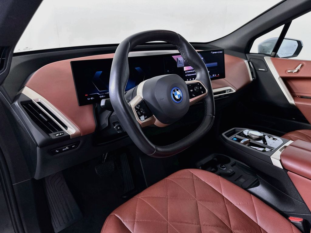 Thumbnail: 2024 BMW iX - 9